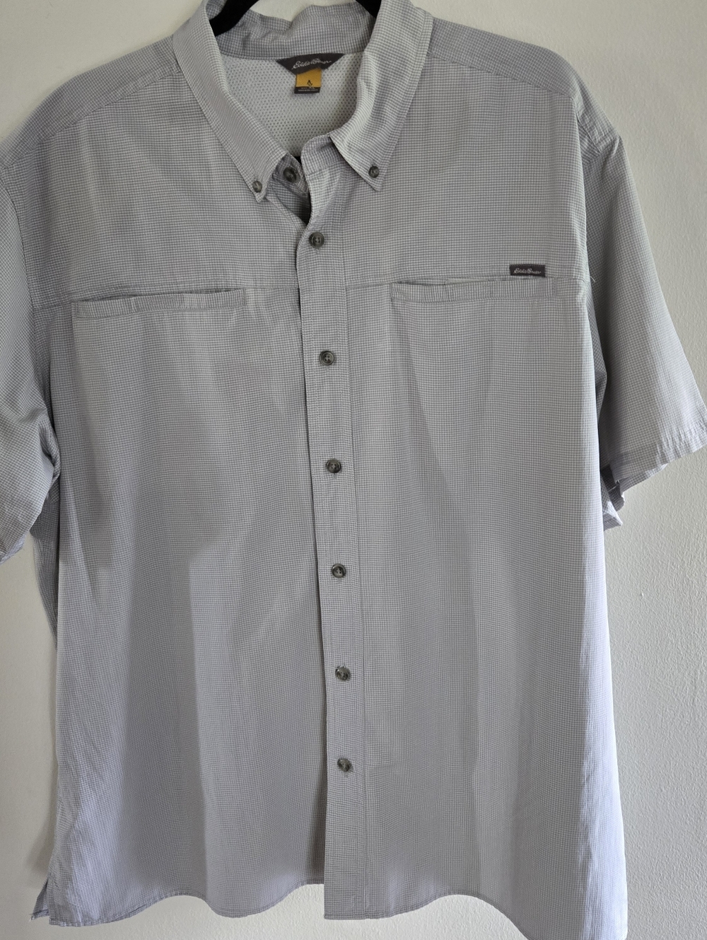 Eddie Bauer Mens XL Short Sleeve Shirt Quick Dry Tan Gray Small Box Print
